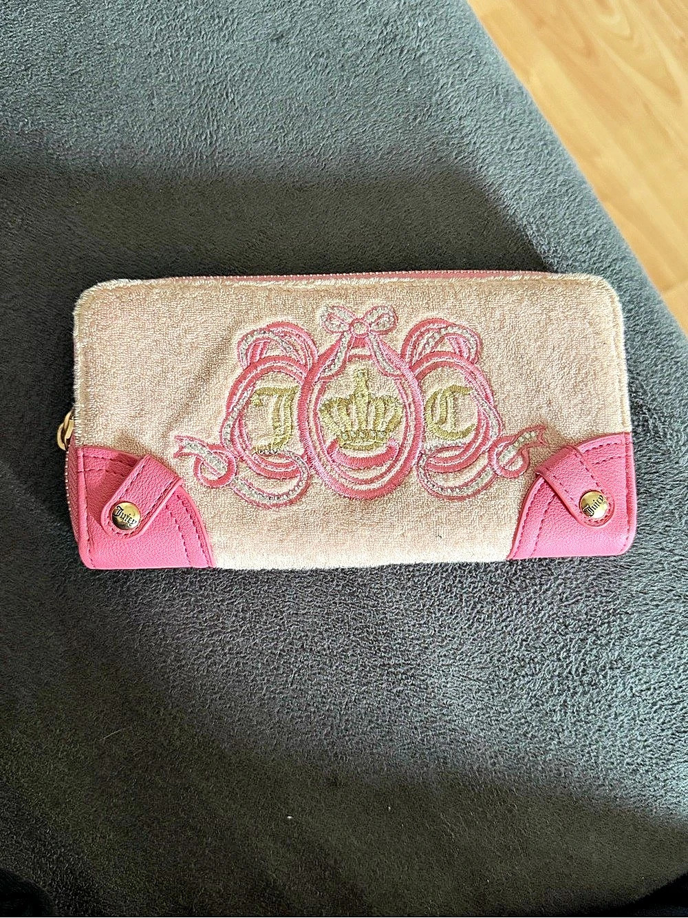 Juicy Couture Velour Crest Zip-Around Wallet Pink